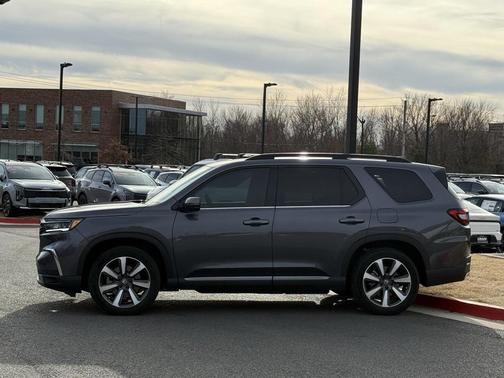 2025 Honda Pilot Touring 8-Passenger