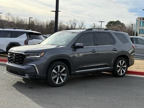 2025 Honda Pilot Touring 8-Passenger