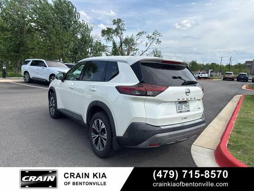 Pearl White Tricoat 2021 Nissan Rogue SV