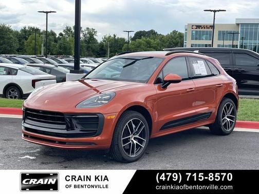 2022 Porsche Macan Base