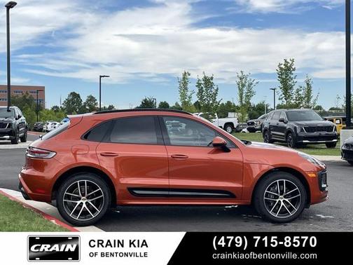 2022 Porsche Macan Base