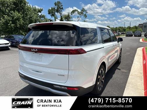 2024 Kia Carnival EX