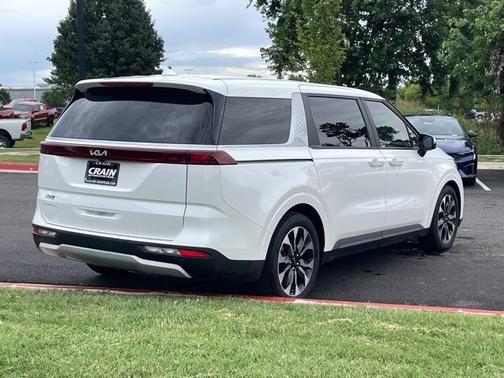 2024 Kia Carnival EX