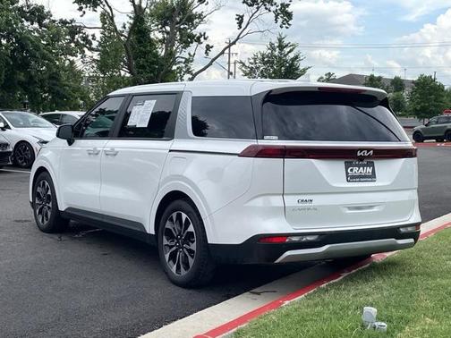 2024 Kia Carnival EX