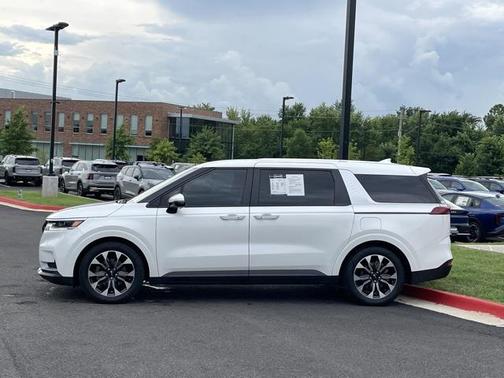 2024 Kia Carnival EX