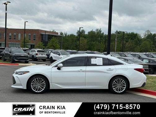 Wind Chill Pearl 2022 Toyota Avalon Hybrid Limited