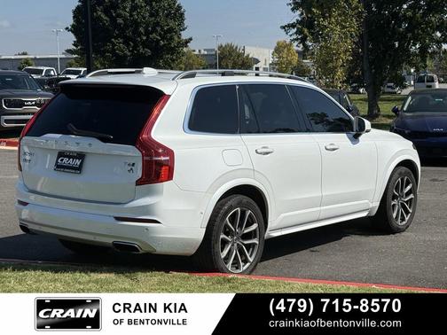 2017 Volvo XC90 T6 Momentum