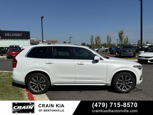 2017 Volvo XC90 T6 Momentum