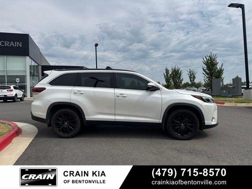 Blizzard Pearl 2019 Toyota Highlander SE
