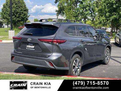 2020 Toyota Highlander LE