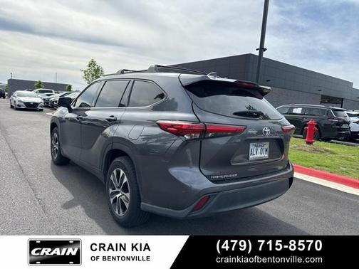 2020 Toyota Highlander LE