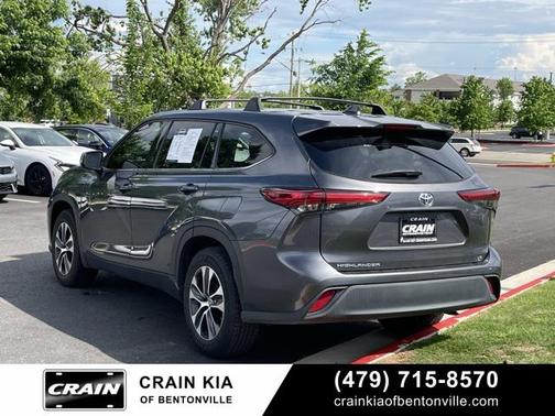 2020 Toyota Highlander LE