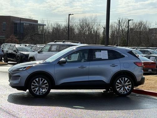 2022 Ford Escape Titanium