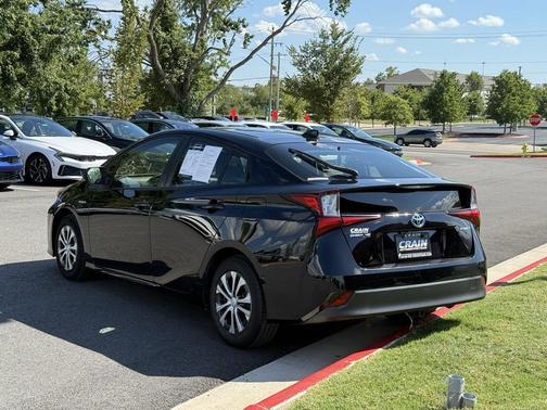 2021 Toyota Prius LE
