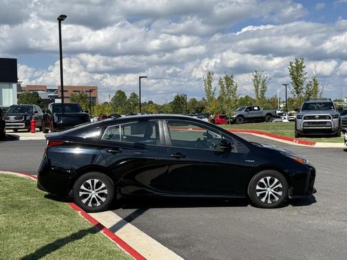2021 Toyota Prius LE