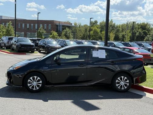 2021 Toyota Prius LE