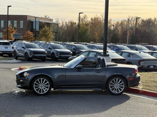 2017 FIAT 124 Spider Base