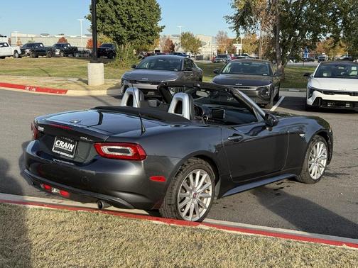 2017 FIAT 124 Spider Base