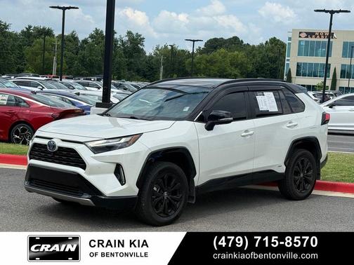 Blizzard Pearl/Midnight Black Metallic 2022 Toyota RAV4 Hybrid SE