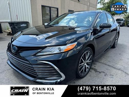 2022 Toyota Camry Hybrid XLE