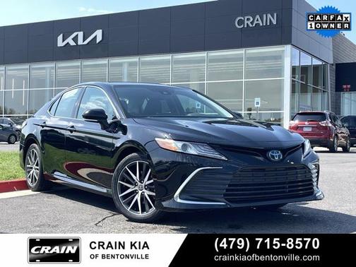 2022 Toyota Camry Hybrid XLE