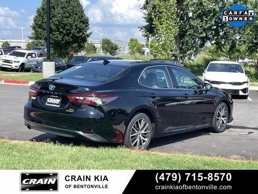 2022 Toyota Camry Hybrid XLE