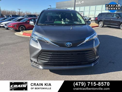 2025 Toyota Sienna LE