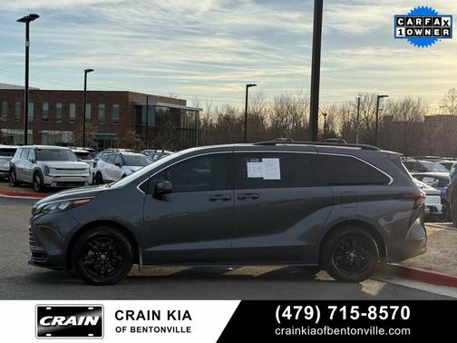 2025 Toyota Sienna LE