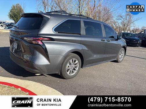 2025 Toyota Sienna LE