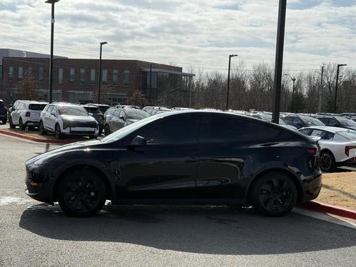 2023 Tesla Model Y Long Range Dual Motor All-Wheel Drive