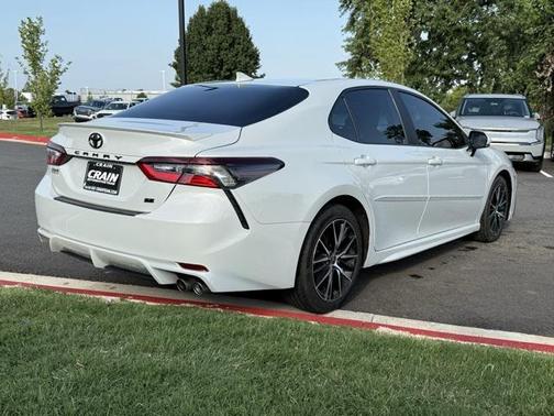 2024 Toyota Camry LE