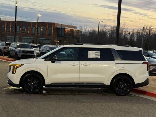 Snow White Pearl 2026 Kia Carnival Hybrid SX Prestige