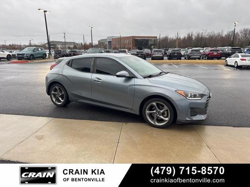 2019 Hyundai Veloster 2