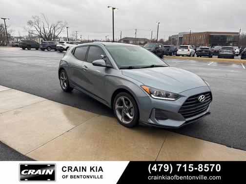 2019 Hyundai Veloster 2