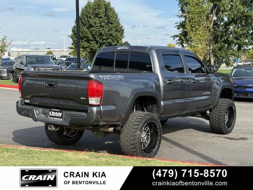 2016 Toyota Tacoma SR