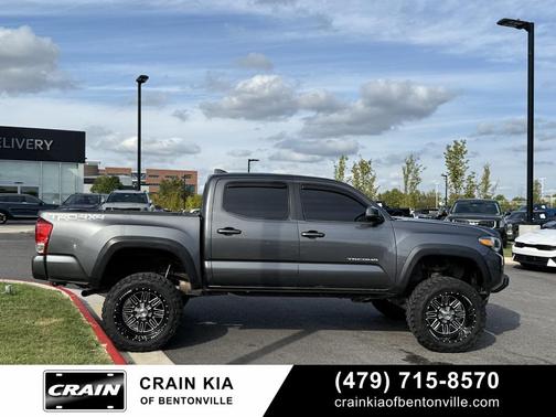 2016 Toyota Tacoma SR