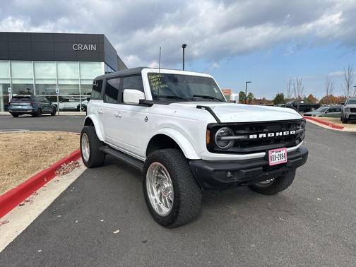 2024 Ford Bronco Outer Banks