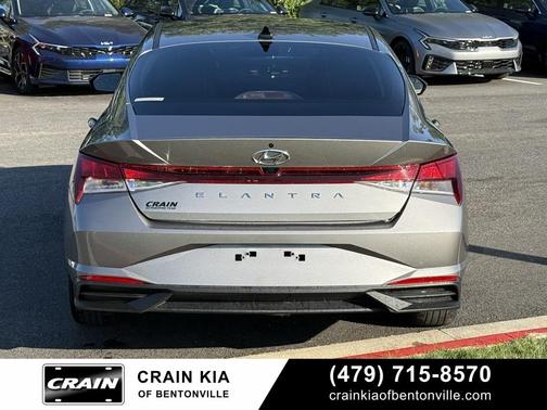 2022 Hyundai ELANTRA SEL