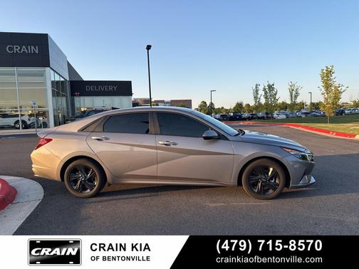 2022 Hyundai ELANTRA SEL