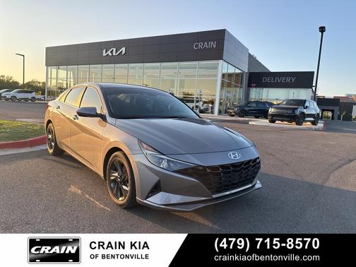 2022 Hyundai ELANTRA SEL