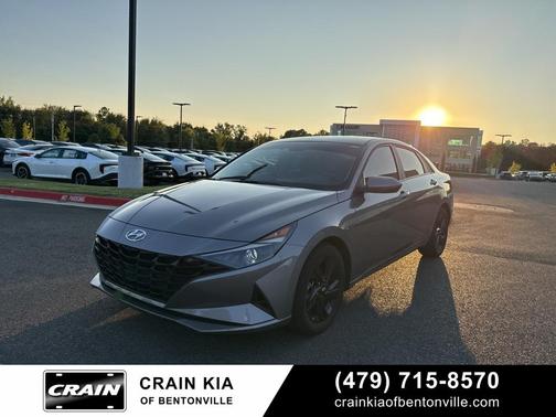 2022 Hyundai ELANTRA SEL