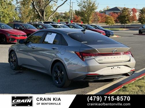 2022 Hyundai ELANTRA SEL