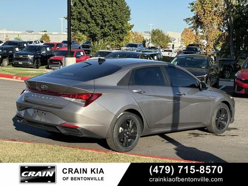 2022 Hyundai ELANTRA SEL