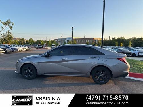 2022 Hyundai ELANTRA SEL