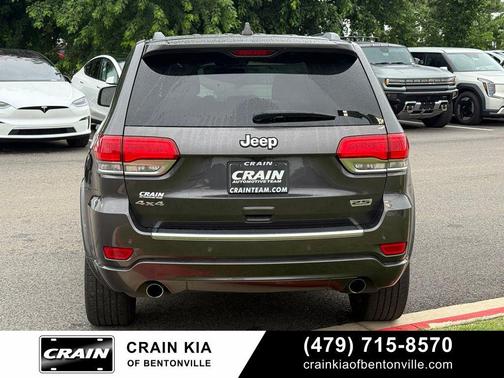 Granite Crystal Metallic Clearcoat 2018 Jeep Grand Cherokee Sterling Edition