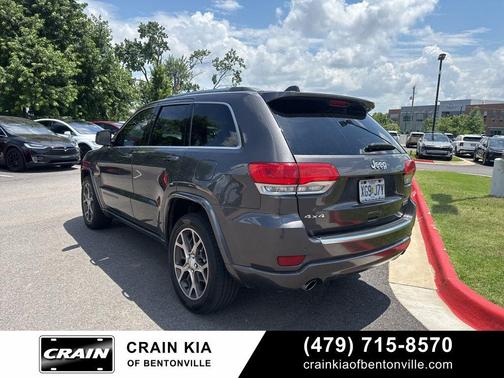 Granite Crystal Metallic Clearcoat 2018 Jeep Grand Cherokee Sterling Edition