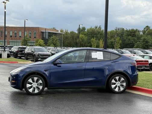 2022 Tesla Model Y Long Range Dual Motor All-Wheel Drive