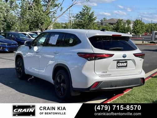 2022 Toyota Highlander Hybrid LE