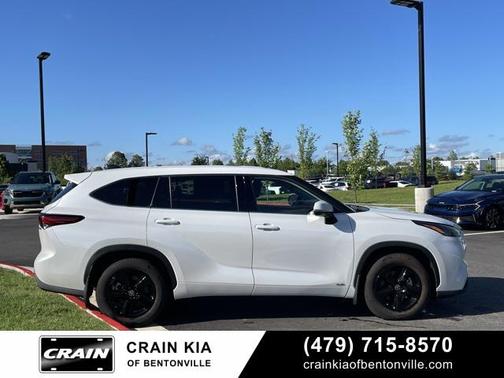 2022 Toyota Highlander Hybrid LE