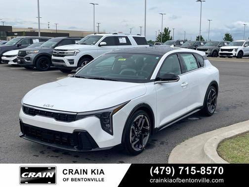Snow White Pearl 2026 Kia K4 GT-Line